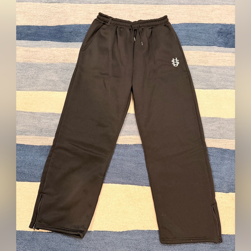 Black sweatpants